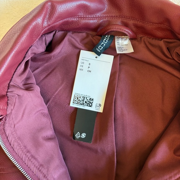NWT H&M Oversized Faux Leather Burgundy Jacket Small - Picture 2 of 3